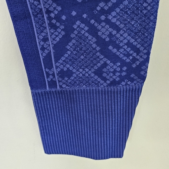 EUC Lululemon Ebb To Street Snake Print Leggings Sapphire Blue Size 4 - Picture 7 of 16